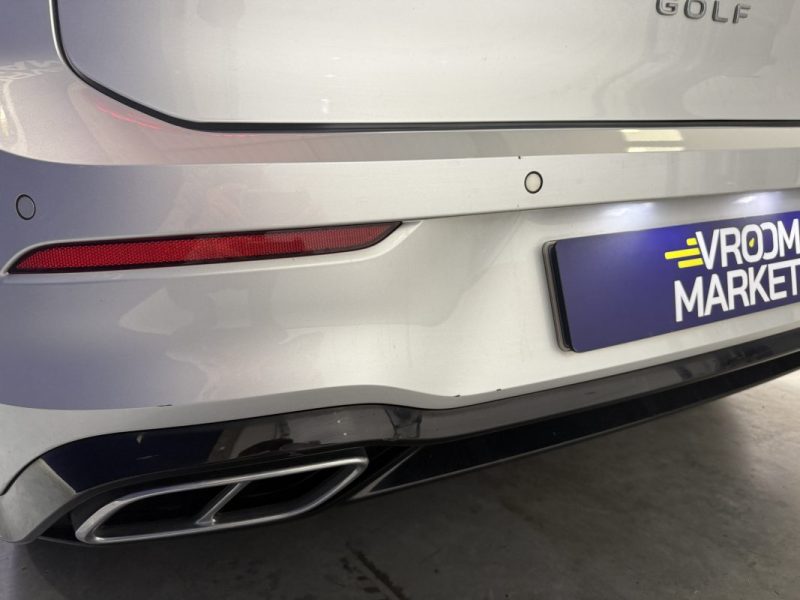 VOLKSWAGEN GOLF 8 1.5 eTSI 150 R-LINE DSG7 / T.O / H&K / IQ.Light
