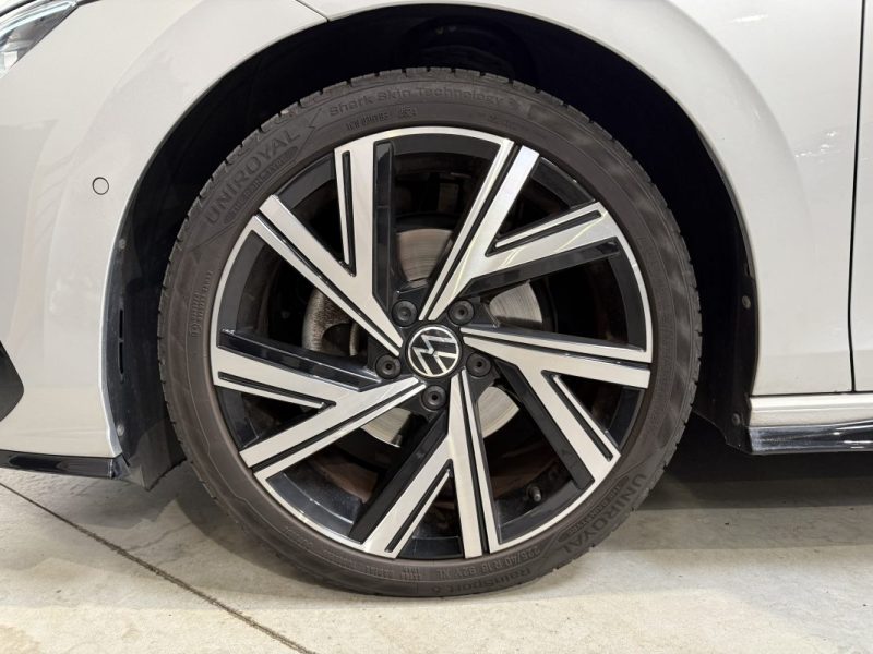 VOLKSWAGEN GOLF 8 1.5 eTSI 150 R-LINE DSG7 / T.O / H&K / IQ.Light