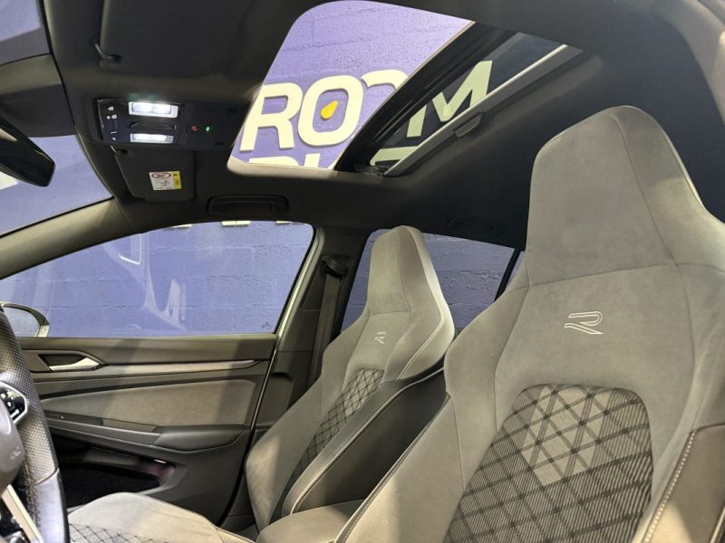 VOLKSWAGEN GOLF 8 1.5 eTSI 150 R-LINE DSG7 / T.O / H&K / IQ.Light