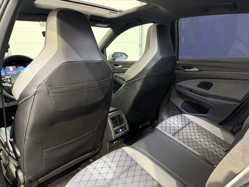 VOLKSWAGEN GOLF 8 1.5 eTSI 150 R-LINE DSG7 / T.O / H&K / IQ.Light