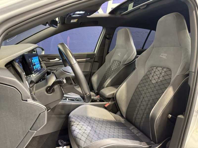 VOLKSWAGEN GOLF 8 1.5 eTSI 150 R-LINE DSG7 / T.O / H&K / IQ.Light