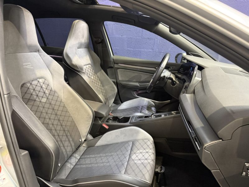 VOLKSWAGEN GOLF 8 1.5 eTSI 150 R-LINE DSG7 / T.O / H&K / IQ.Light