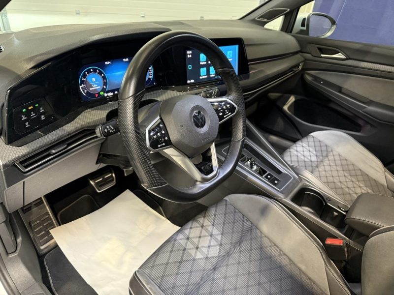 VOLKSWAGEN GOLF 8 1.5 eTSI 150 R-LINE DSG7 / T.O / H&K / IQ.Light