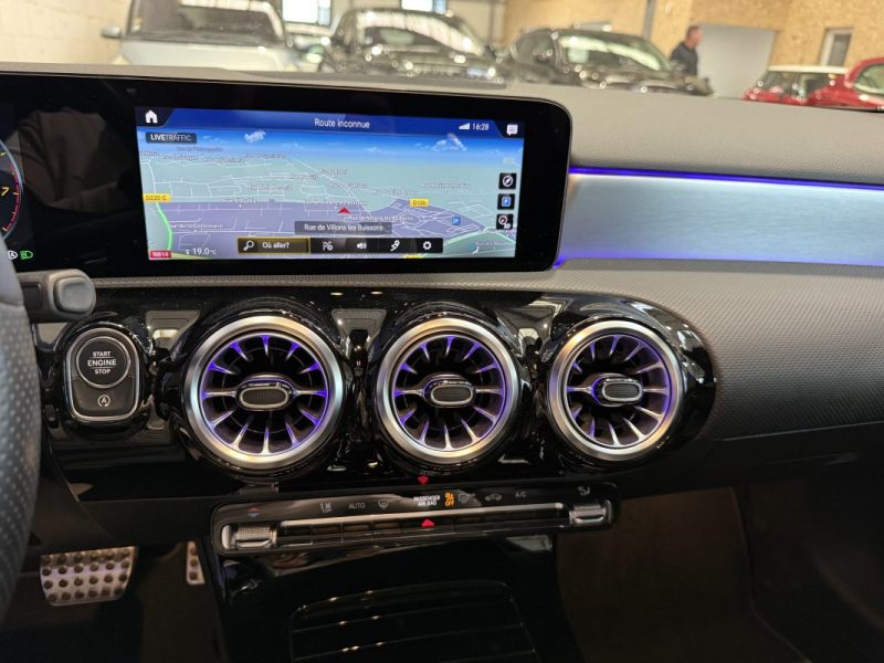 MERCEDES CLASSE A 200 163CH AMG LINE 7G-DCT - TOIT OUVRANT PANORAMIQUE - EXCELLENT ÉTAT - PNEUS AV NEUFS - RIEN À PRÉVOIR