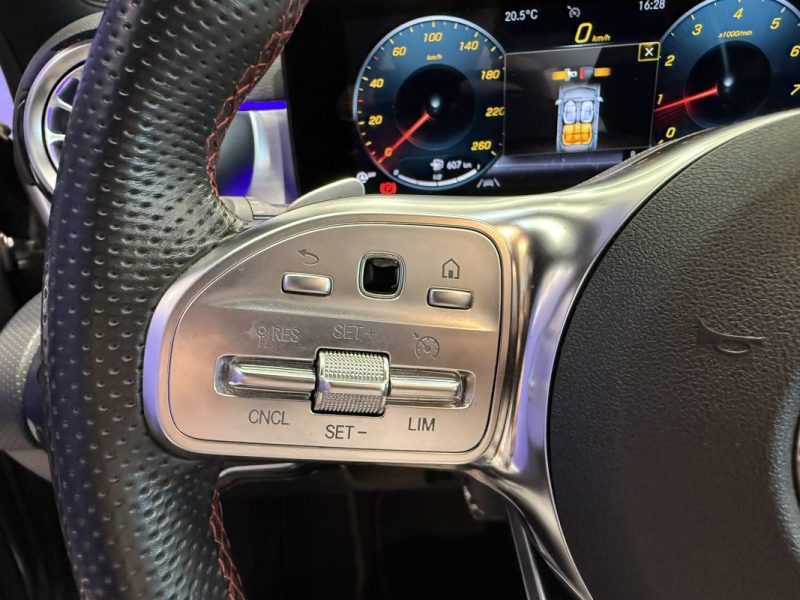 MERCEDES CLASSE A 200 163CH AMG LINE 7G-DCT - TOIT OUVRANT PANORAMIQUE - EXCELLENT ÉTAT - PNEUS AV NEUFS - RIEN À PRÉVOIR