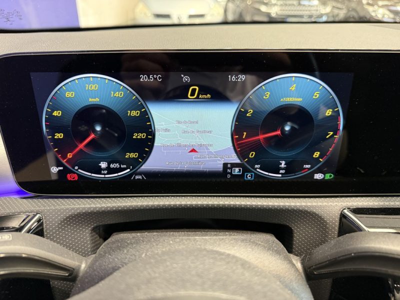 MERCEDES CLASSE A 200 163CH AMG LINE 7G-DCT - TOIT OUVRANT PANORAMIQUE - EXCELLENT ÉTAT - PNEUS AV NEUFS - RIEN À PRÉVOIR