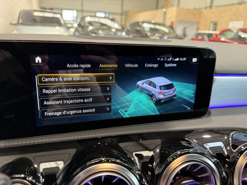 MERCEDES CLASSE A 200 163CH AMG LINE 7G-DCT - TOIT OUVRANT PANORAMIQUE - EXCELLENT ÉTAT - PNEUS AV NEUFS - RIEN À PRÉVOIR