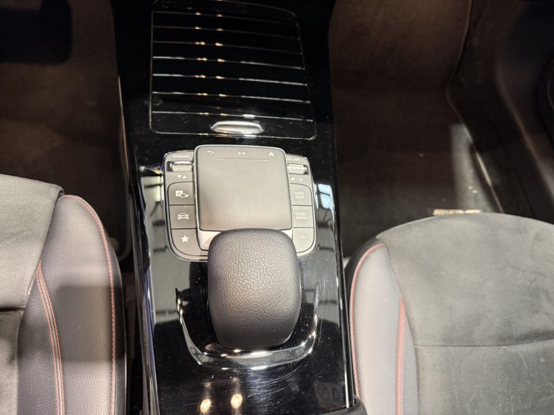 MERCEDES CLASSE A 200 163CH AMG LINE 7G-DCT - TOIT OUVRANT PANORAMIQUE - EXCELLENT ÉTAT - PNEUS AV NEUFS - RIEN À PRÉVOIR