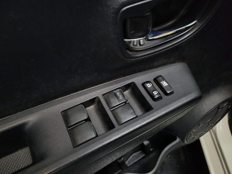 TOYOTA YARIS 1.5 VVTI HSD STYLE 100 CH + ENTRETIEN COMPLET TOYOTA