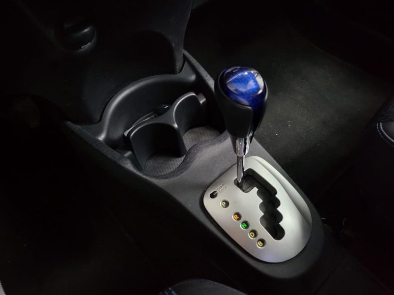 TOYOTA YARIS 1.5 VVTI HSD STYLE 100 CH + ENTRETIEN COMPLET TOYOTA