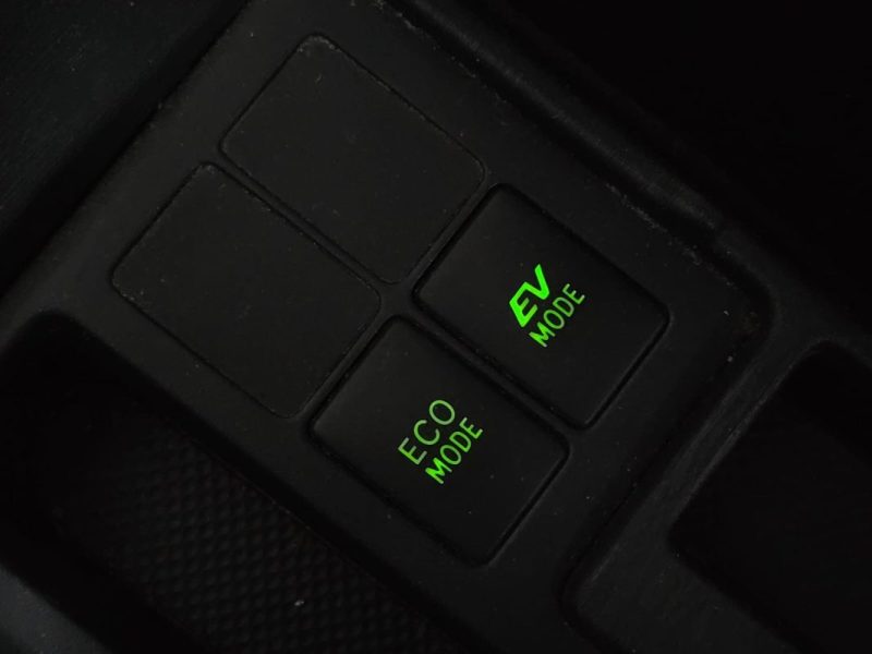 TOYOTA YARIS 1.5 VVTI HSD STYLE 100 CH + ENTRETIEN COMPLET TOYOTA