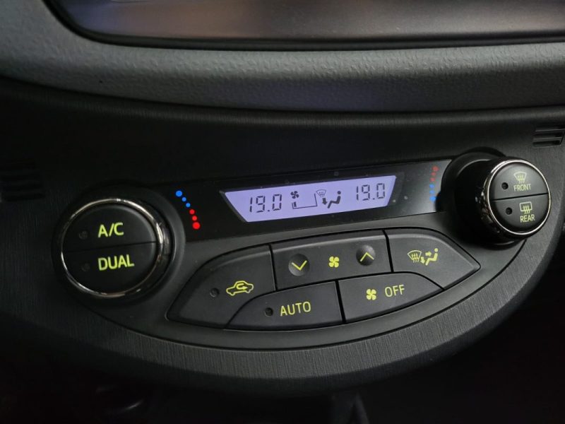 TOYOTA YARIS 1.5 VVTI HSD STYLE 100 CH + ENTRETIEN COMPLET TOYOTA