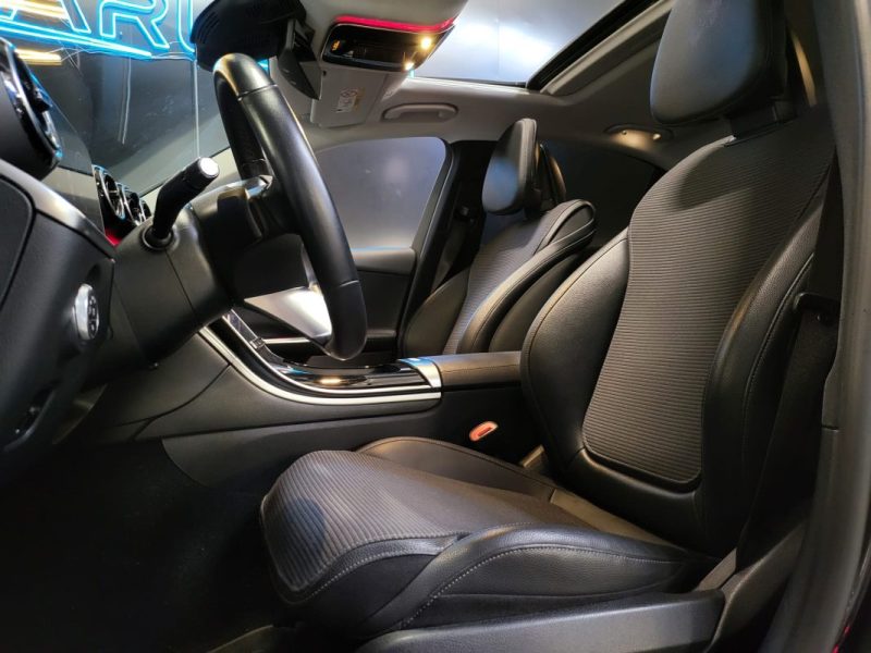MERCEDES CLASSE C 220D 200CH  2022 220d 200ch Avantgarde / TOIT OUVRANT / CAMERA RECUL / CARPLAY
