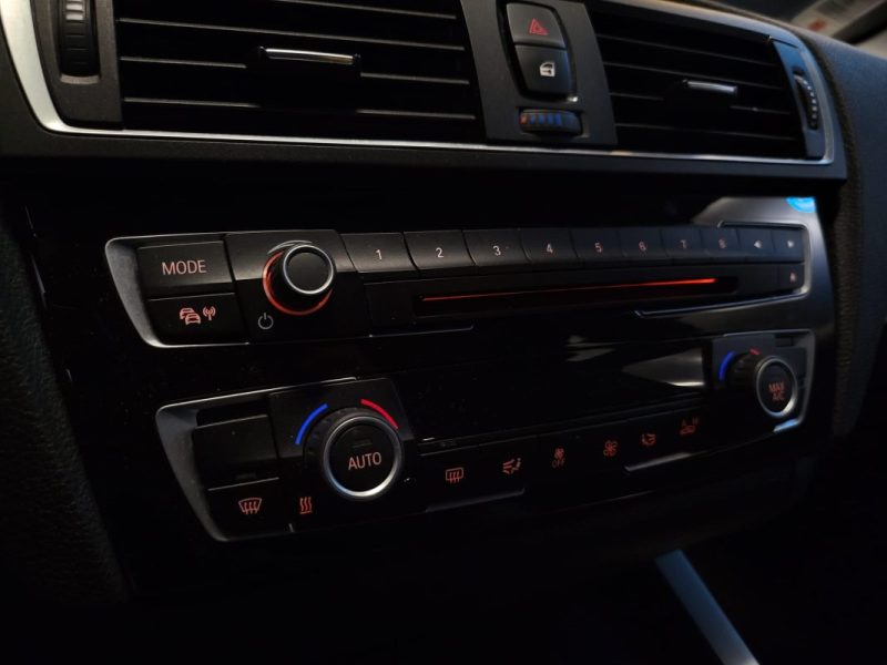 BMW SERIE 1 118i 136ch VOLANT PACK M / CAMERA DE RECUL / MAIN LIBRE