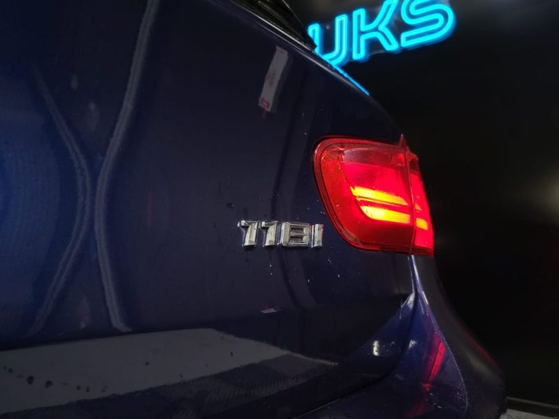 BMW SERIE 1 118i 136ch VOLANT PACK M / CAMERA DE RECUL / MAIN LIBRE