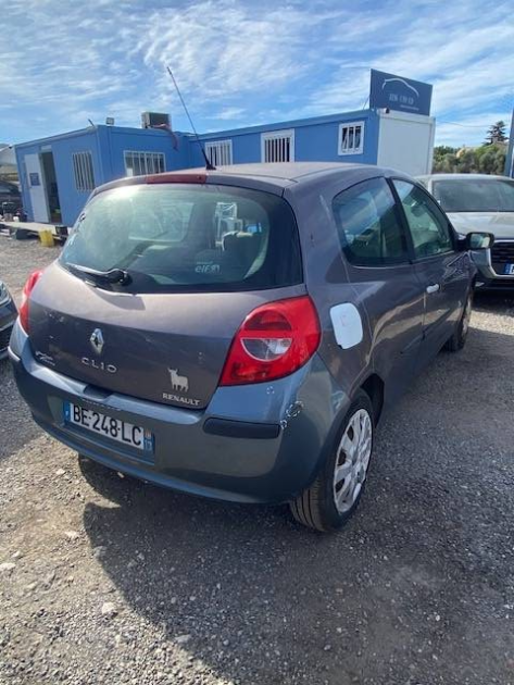 Renault Clio III 1.2 75Ch Confort  Dynamique