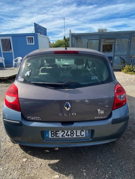 Renault Clio III 1.2 75Ch Confort  Dynamique