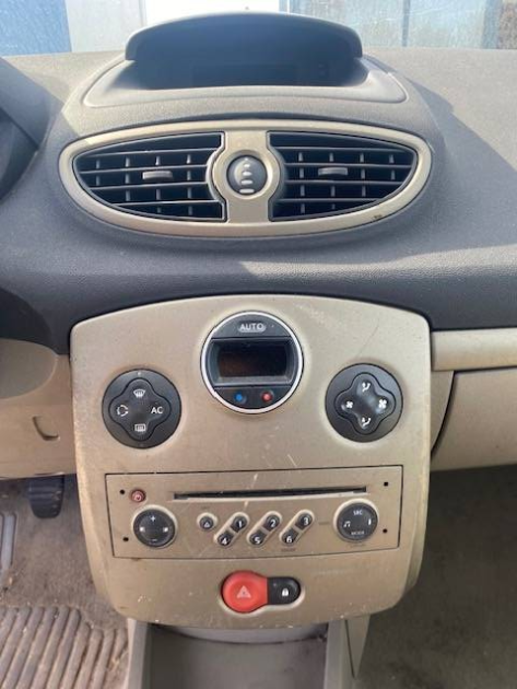 Renault Clio III 1.2 75Ch Confort  Dynamique