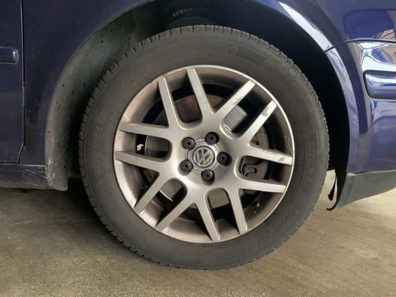 VOLKSWAGEN GOLF IV 2.3 V5 170CH CARAT BVM6 - CUIR - TOIT OUVRANT