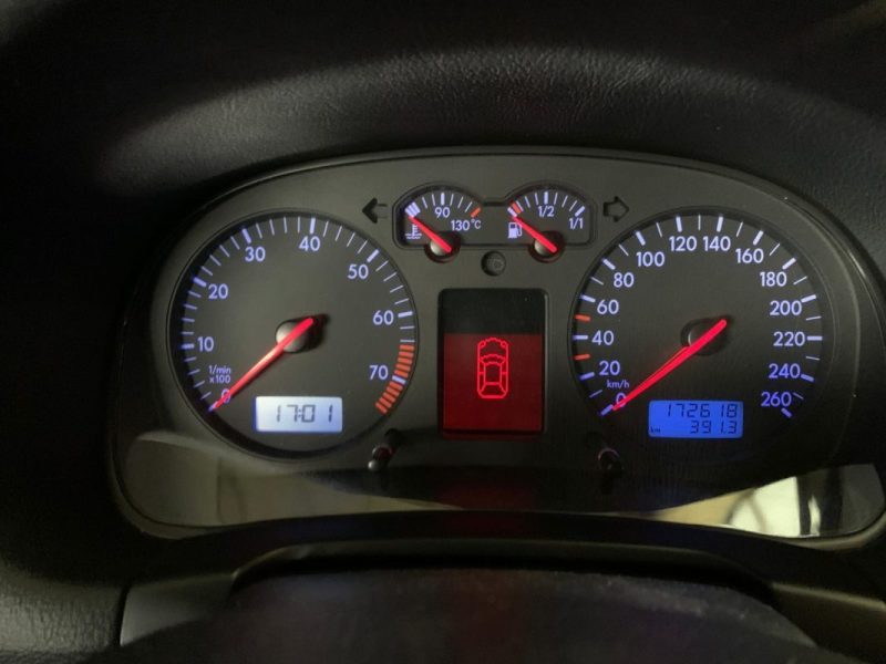 VOLKSWAGEN GOLF IV 2.3 V5 170CH CARAT BVM6 - CUIR - TOIT OUVRANT