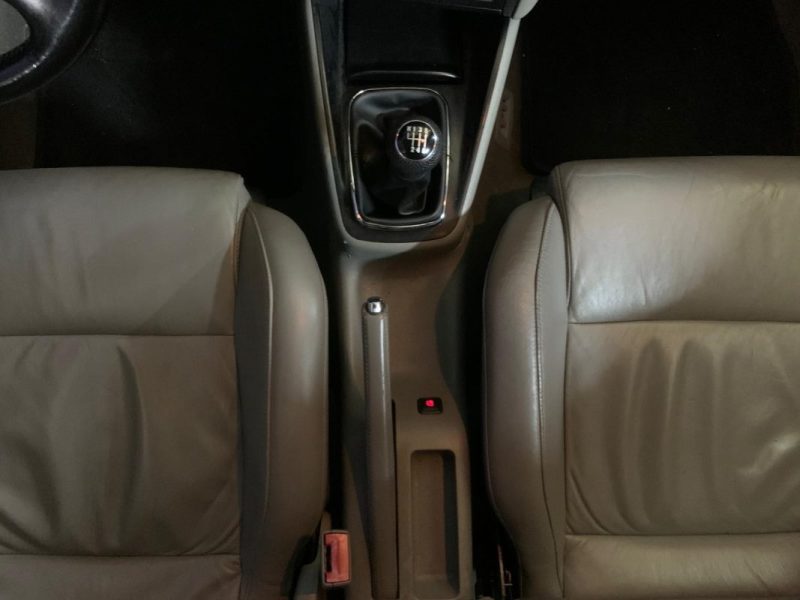 VOLKSWAGEN GOLF IV 2.3 V5 170CH CARAT BVM6 - CUIR - TOIT OUVRANT