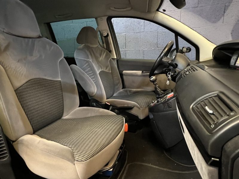 CITROEN C8 2.0 HDI/135CH/EXCLUSIVE/7PL