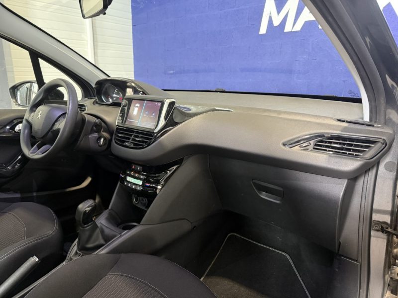 PEUGEOT 208 1.2 PURETECH 82CV ACTIVE 5 PORTES - TOIT PANORAMIQUE - APPLE CARPLAY - CAMÉRA 2017