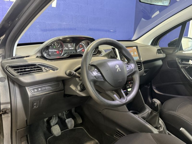 PEUGEOT 208 1.2 PURETECH 82CV ACTIVE 5 PORTES - TOIT PANORAMIQUE - APPLE CARPLAY - CAMÉRA 2017