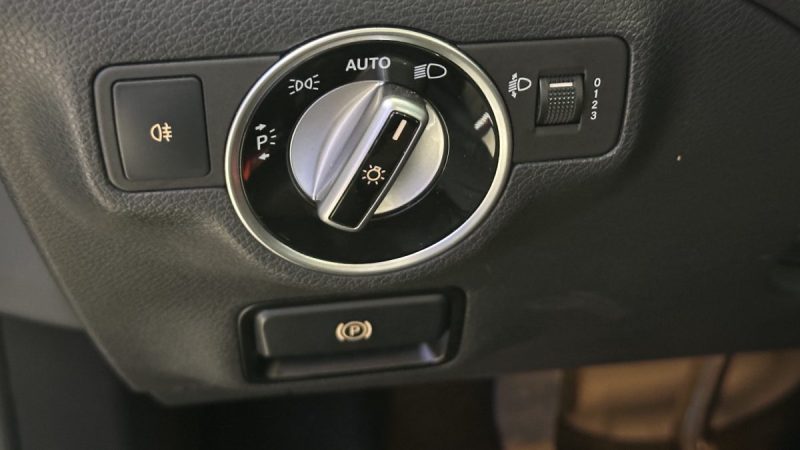 Mercedes CLA 180d 109ch Business Executive - Carplay