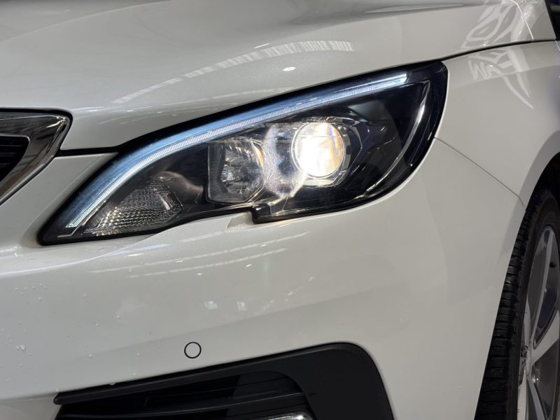 Peugeot 308 130ch Style - Toit panoramique