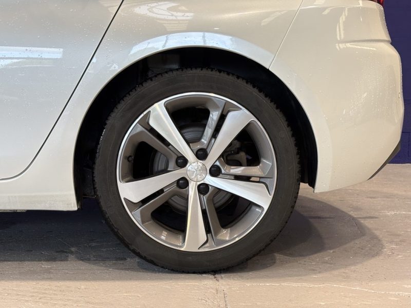 Peugeot 308 130ch Style - Toit panoramique