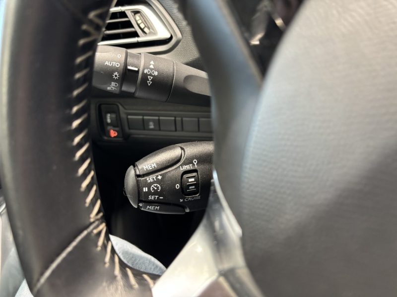 Peugeot 308 130ch Style - Toit panoramique