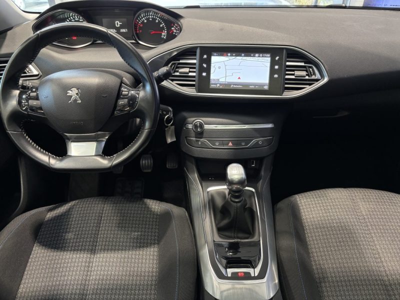 Peugeot 308 130ch Style - Toit panoramique