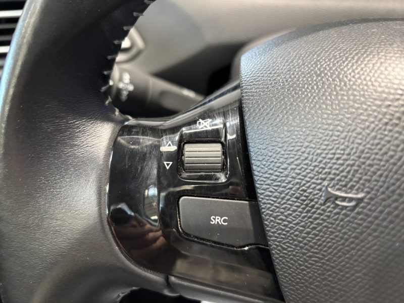 Peugeot 308 130ch Style - Toit panoramique