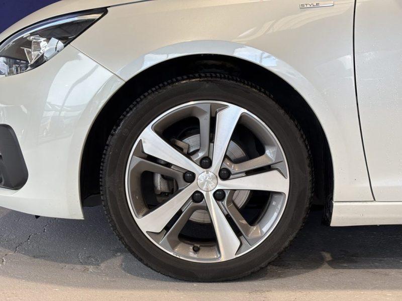 Peugeot 308 130ch Style - Toit panoramique