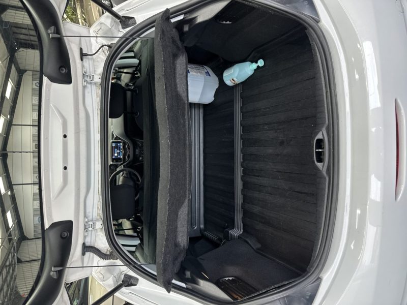 Peugeot 208 1.5 BlueHDI 100ch - Véhicule 2 places (VU)