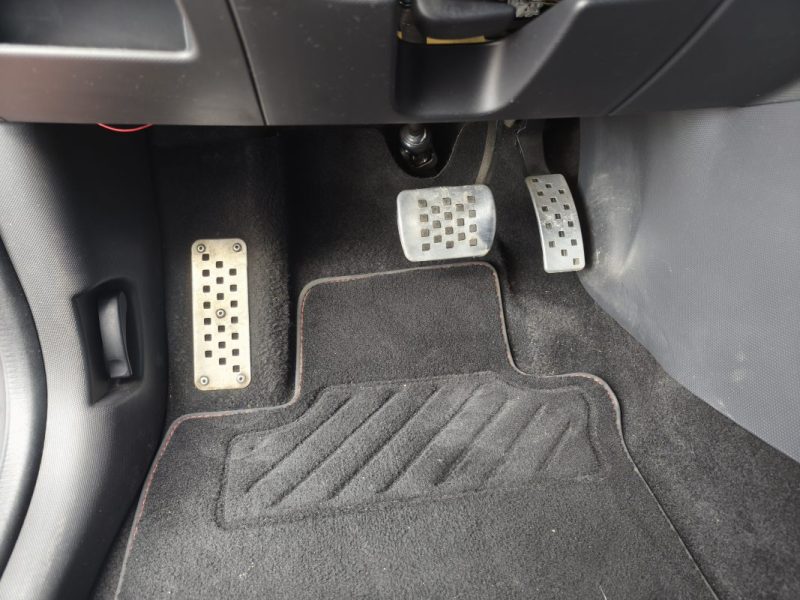 RENAULT CLIO 1.6 T 200CH RS EDC 2014