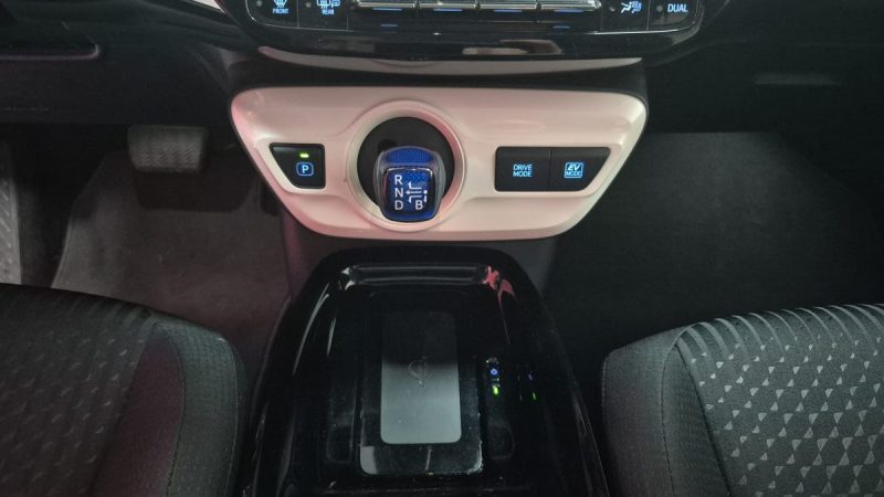 TOYOTA PRIUS BERLINE 122CV DYNAMIC PACK PREMIUM/1 ERE MAIN/TVA RECUP 2019