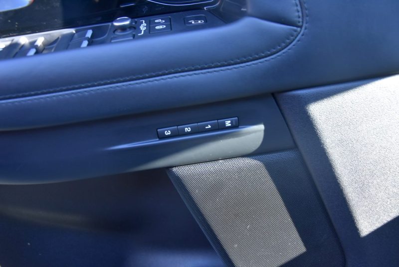 LAND ROVER RANGE ROVER EVOQUE II D240 4WD R-DYNAMIC HSE BVA9 -57 335 KM 