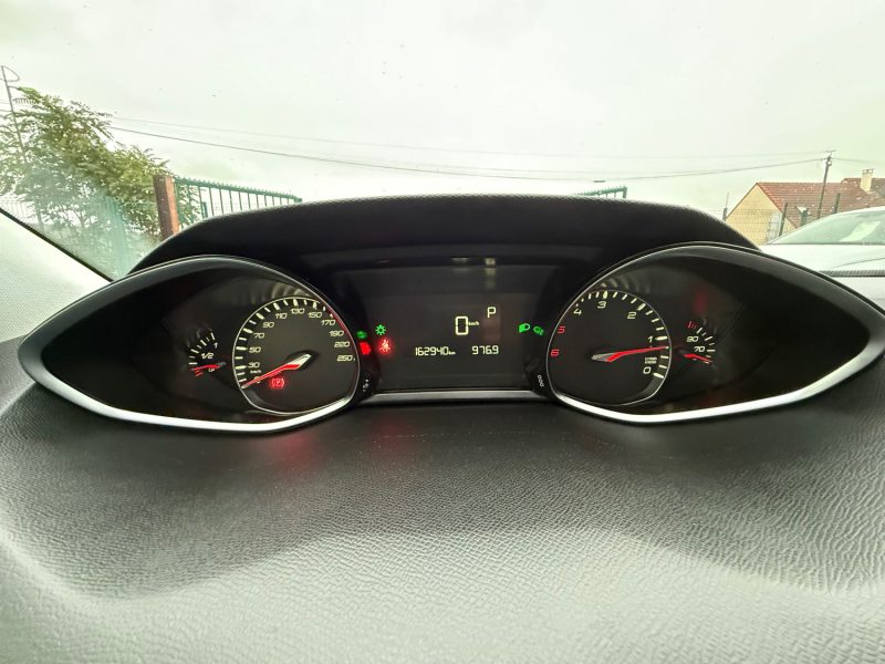 PEUGEOT 308 1.6HDI 120CV BOITE AUTOMATIQUE S&S EAT6 2017