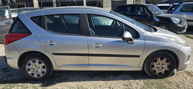 Peugeot 207 1.4 VTi Série Millesim 200- 95 cv – 96 000 km , 2010- Garantie 3Mois