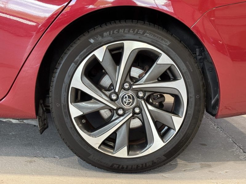 Toyota Auris HSD 136ch Design - Toit panoramique