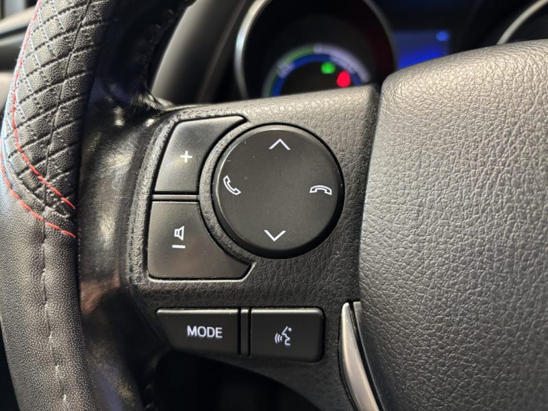 Toyota Auris HSD 136ch Design - Toit panoramique