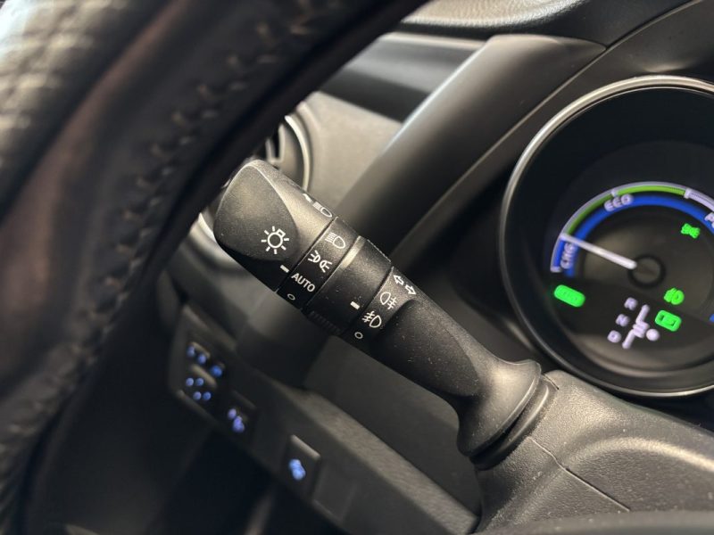 Toyota Auris HSD 136ch Design - Toit panoramique