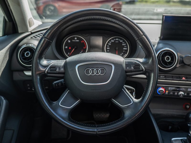 AUDI A3 SPORTBACK 2.0 TDI 150Cv ATTRACTION S TRONIC 6 / TOIT OUVRANT