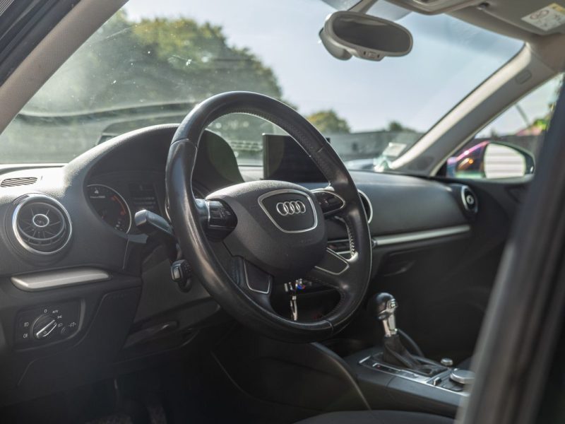 AUDI A3 SPORTBACK 2.0 TDI 150Cv ATTRACTION S TRONIC 6 / TOIT OUVRANT