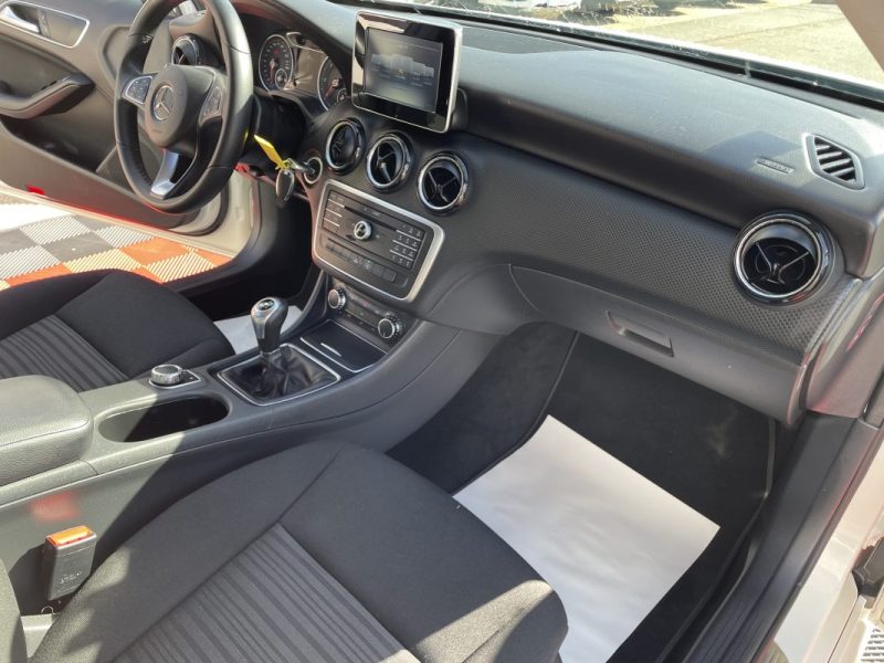 MERCEDES CLASSE A 160 D INTUITION 2017