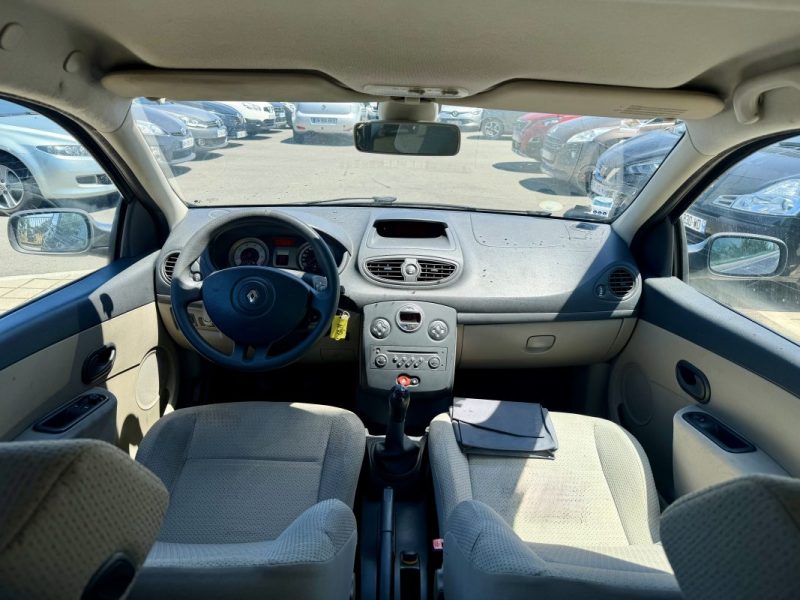 RENAULT CLIO CONFORT DYNAMIQUE 1.2 75CH 