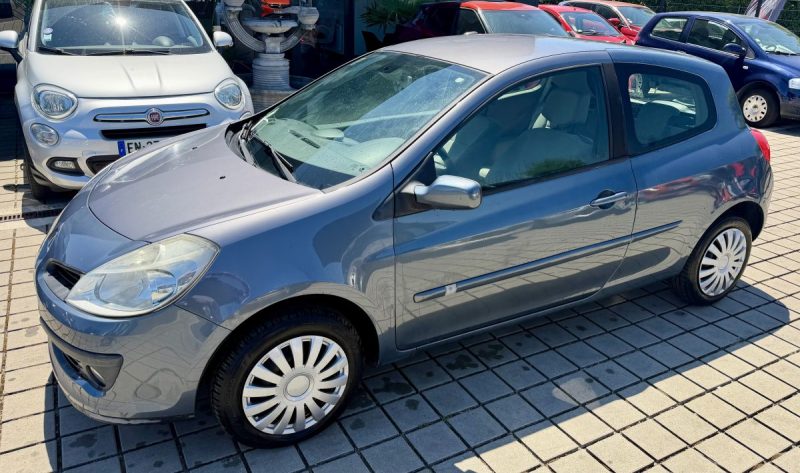 RENAULT CLIO CONFORT DYNAMIQUE 1.2 75CH 
