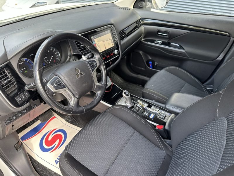 MITSUBISHI OUTLANDER 4WD INTENS CAMERA DE RECUL / SIEGES CHAUFFANTS 